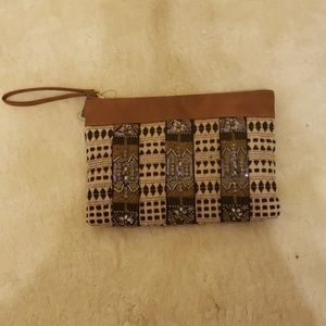 A beaded clutch/wristlet